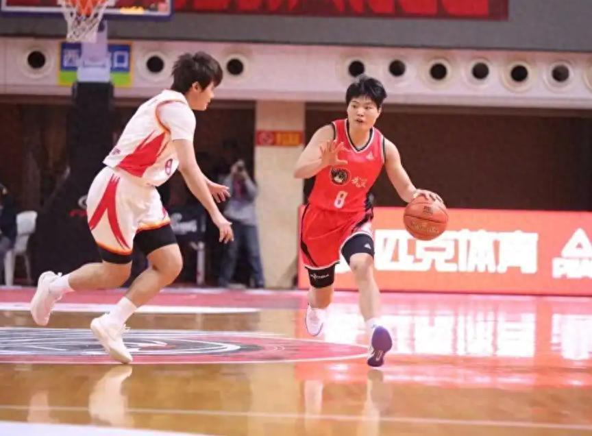 开云APP-外援4节8人次不用了！武汉盛帆女篮“一放到底”是放弃还是硬刚？